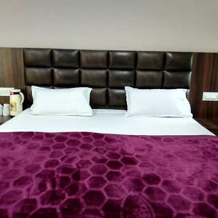 Oyo 60976 Hotel Shree Ji Morena Extérieur photo