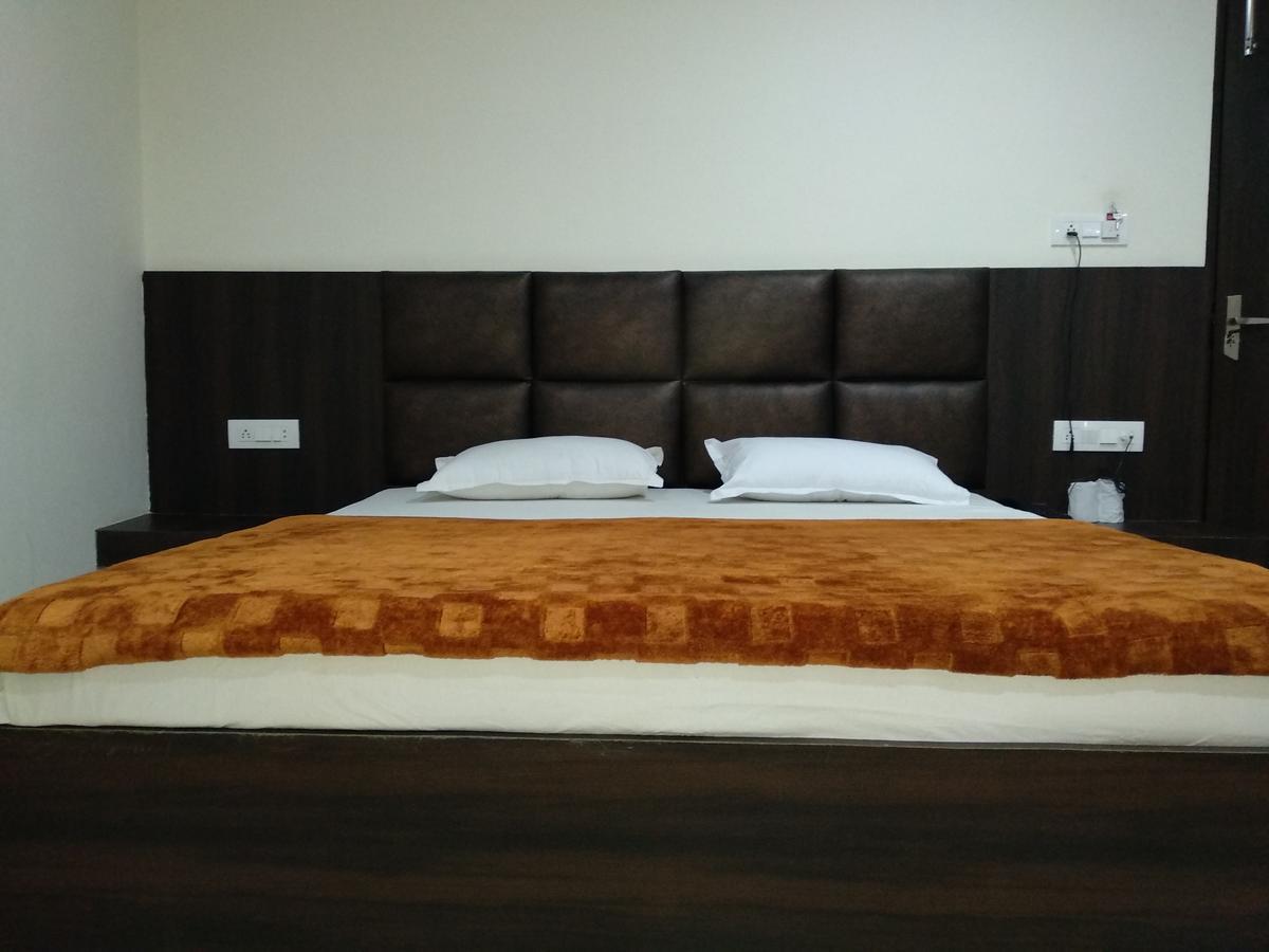 Oyo 60976 Hotel Shree Ji Morena Extérieur photo