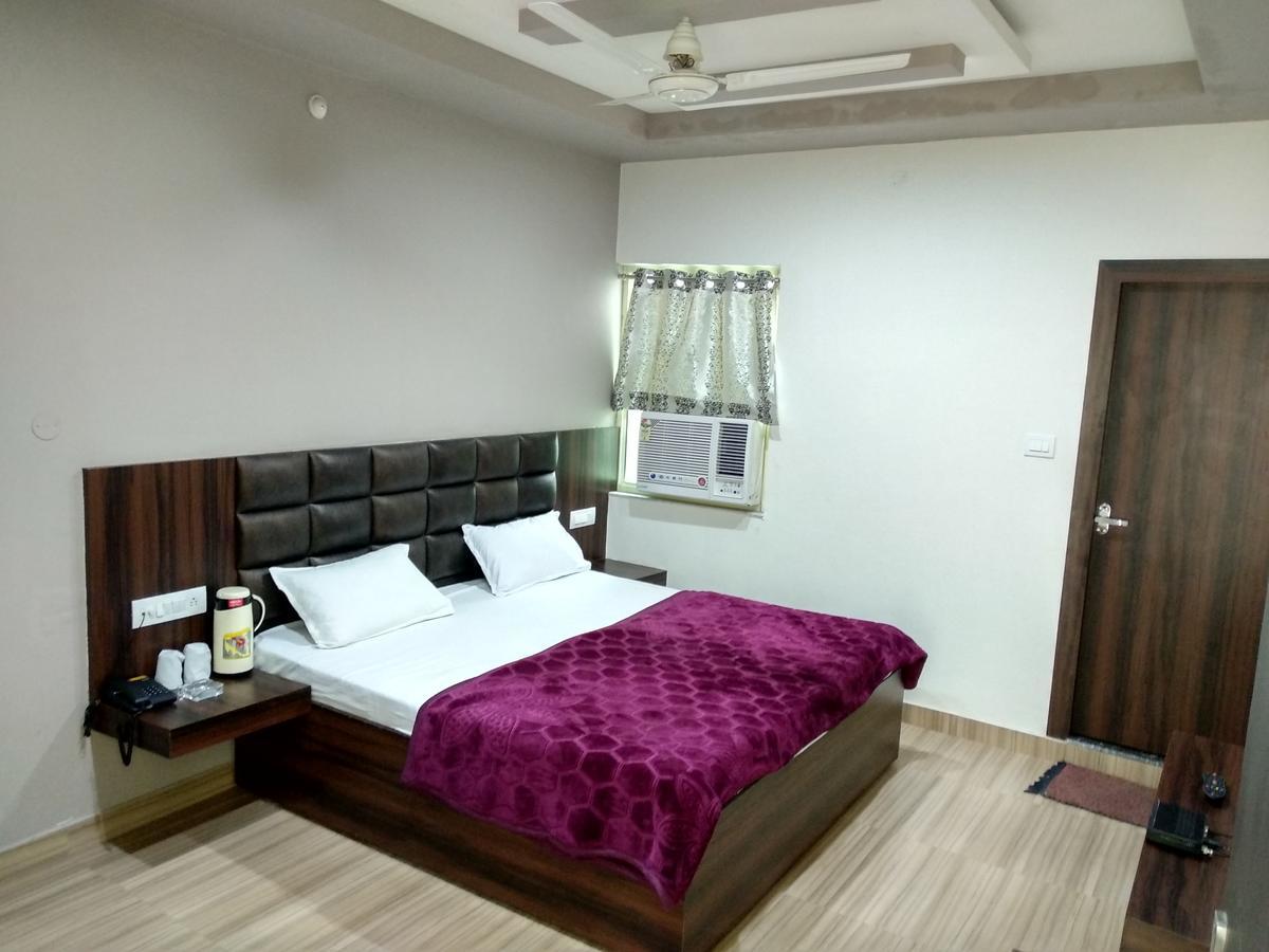 Oyo 60976 Hotel Shree Ji Morena Extérieur photo