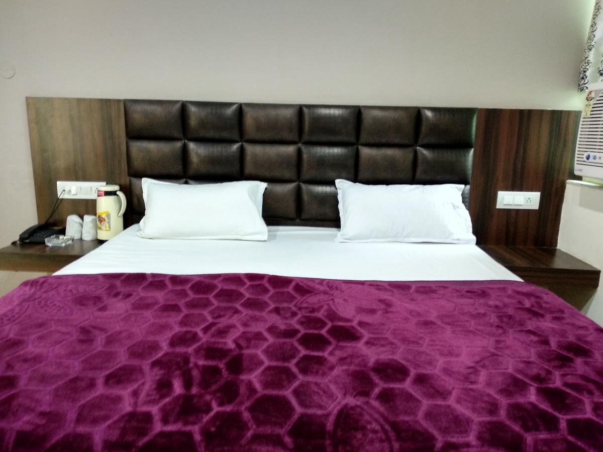 Oyo 60976 Hotel Shree Ji Morena Extérieur photo